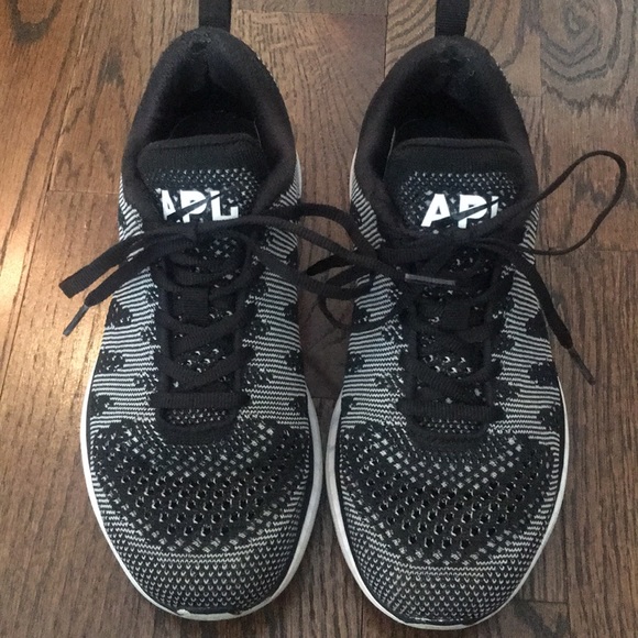 apl tennis shoes womens